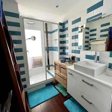 Les Cigales Apartment *
