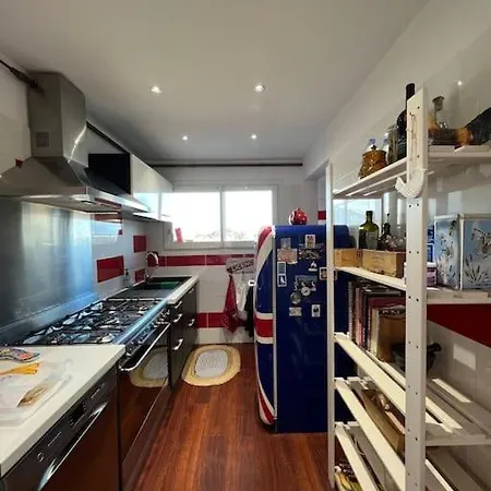 Les Cigales Apartment *